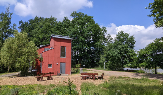 Die Naturschutzstation Rotes Haus am Dippelsdorfer Teich. Foto: Berit Wipijewski